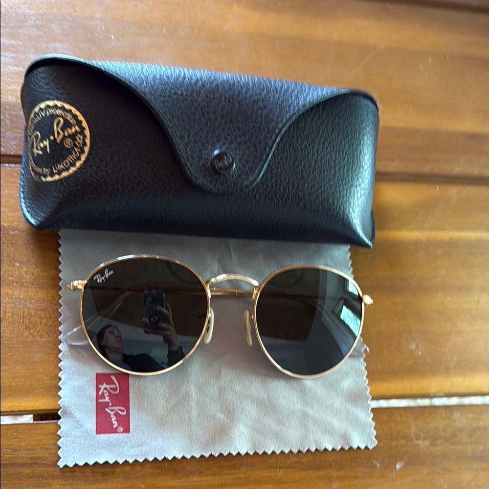 Ray-Ban Round Metal Gold Frame Sunglasses with Black Case — RB 3447
